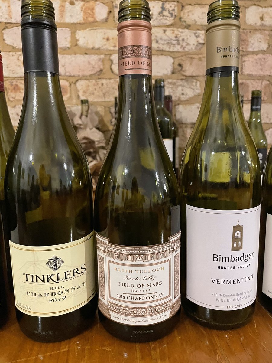 vicki_woods_au's tweet photo. 2nd bracket is blind @HunterSomms #HVWS dinner 2019 #Tinkler Hill Chardonnay 2018 @KeithTullochHV #fieldofmars Chardonnay &amp; 2019 @Bimbadgen Vermentino @RiggsBW @Peters_Anthony @drunkensomm @cathy_gadd https://t.co/0oeKBBNAYm