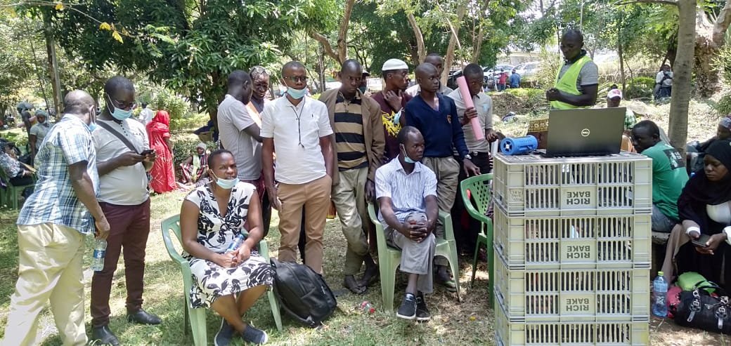 Kibos Nubian communities Keenly listening to their land court proceedings outside the court. Their rights have highly been violated. #Endforcedevictions #WestandwiththeNubian #JusticeforKibos #HumanRights  #HumanRightsViolations