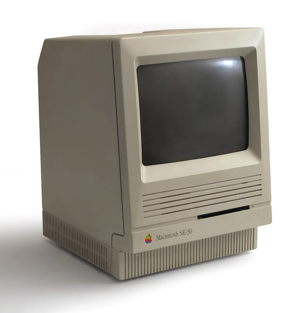 @mmtsoO 昔のMac（ SE30）っぽいですね。 