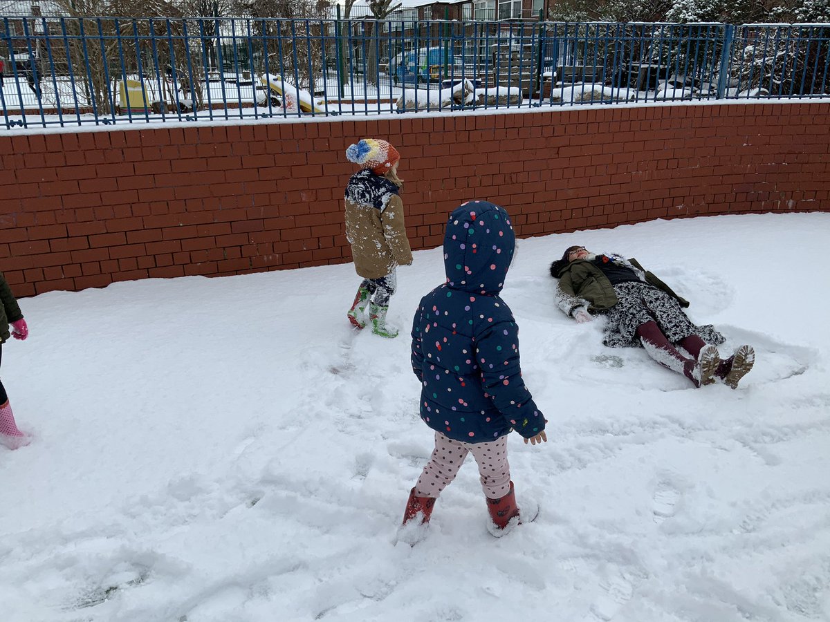 RDPSNursery's tweet photo. Do you wanna build a snowman?!  Meet our new friend Ben Snow!  We have played and romped until we couldn’t bear the cold anymore!  We learned how to make a snow angel and we threw snowballs at our teachers! #snowday #snowangel #snowman https://t.co/uimekV4xkD