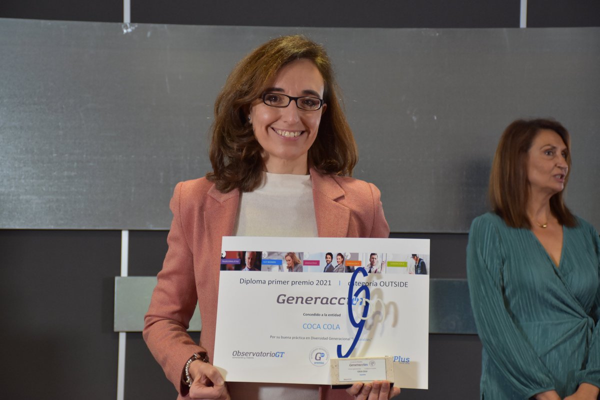 blazquezsara's tweet photo. Nuestro #ProgramaImparables ha sido premiado en los #PremiosGeneracción por su buena práctica en diversidad generacional.

El emprendimiento social también es para mayores de 60 años. ¡Enhorabuena a todos los que habéis participado en este proyecto!

#QueGanenTusGanas https://t.co/Jr6p9c3ipu