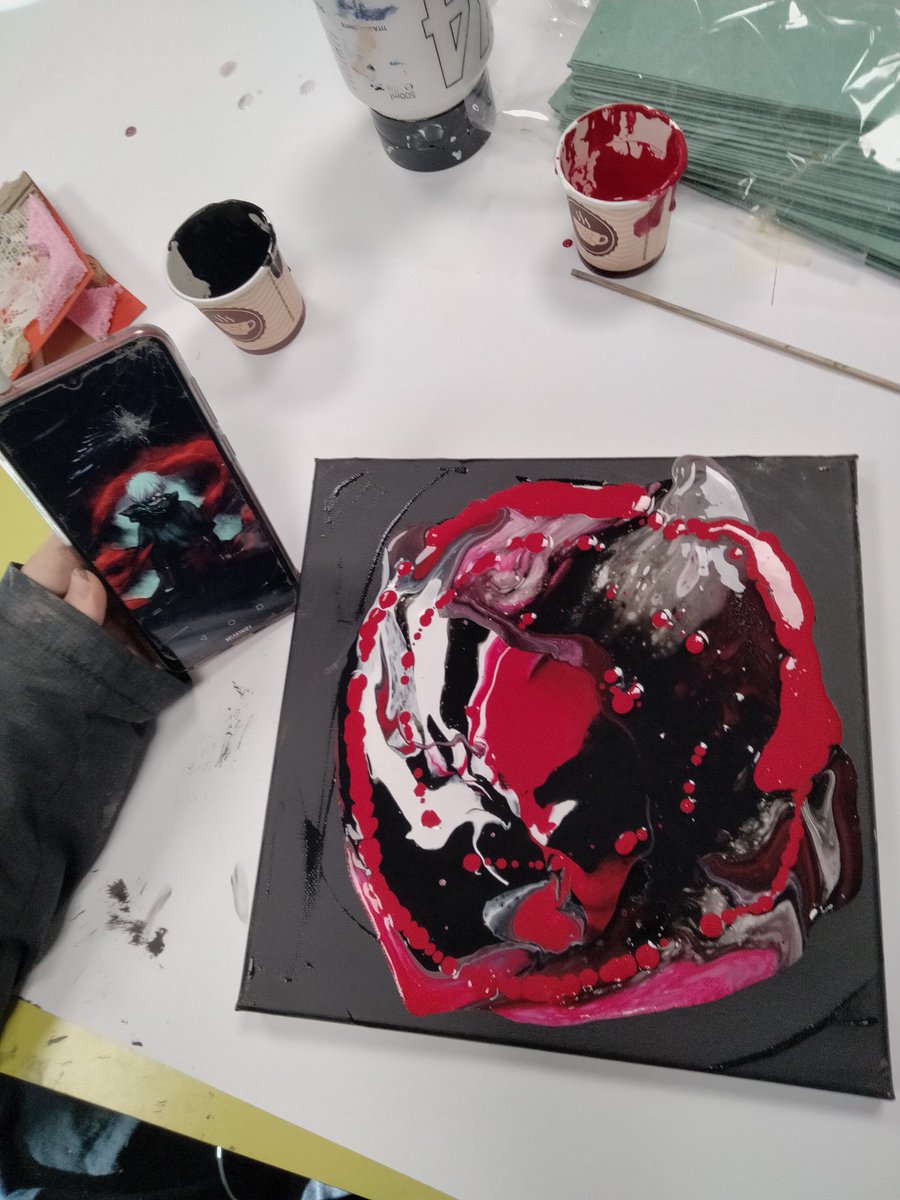 MENDIPPRU's tweet photo. Acrylic art https://t.co/sORWOg0ByG
