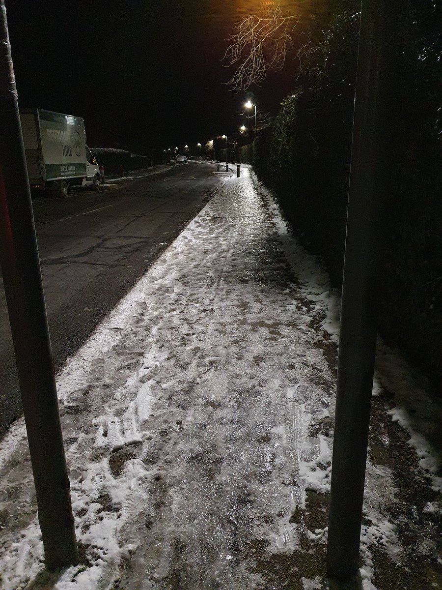 ARB_LDN's tweet photo. @Kent_cc what exactly does my council tax cover? Ive been gritting my own road, now the box is empty. Any chance of getting a little help to do the rest of the town? Maybe im due a refund for my services to you? https://t.co/PZpPV6X1KU