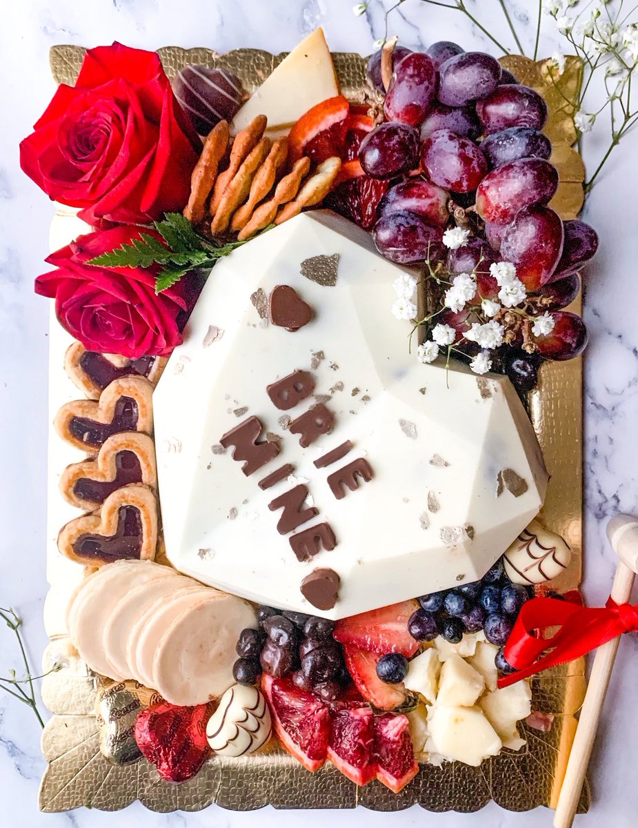 amseatss's tweet photo. Which one is your fave?#ValentinesDayDesserts https://t.co/ilBuDZu4Ww