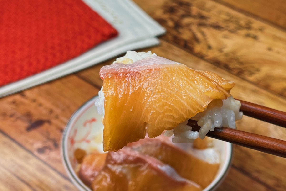 トッピングにネギや卵黄を加えても美味しい 簡単に作れる ブリの漬け丼 のレシピ 話題の画像プラス トッピングにネギや卵黄を加えても美味しい 簡単に作れる ブリの漬け丼 のレシピ 話題の画像プラス