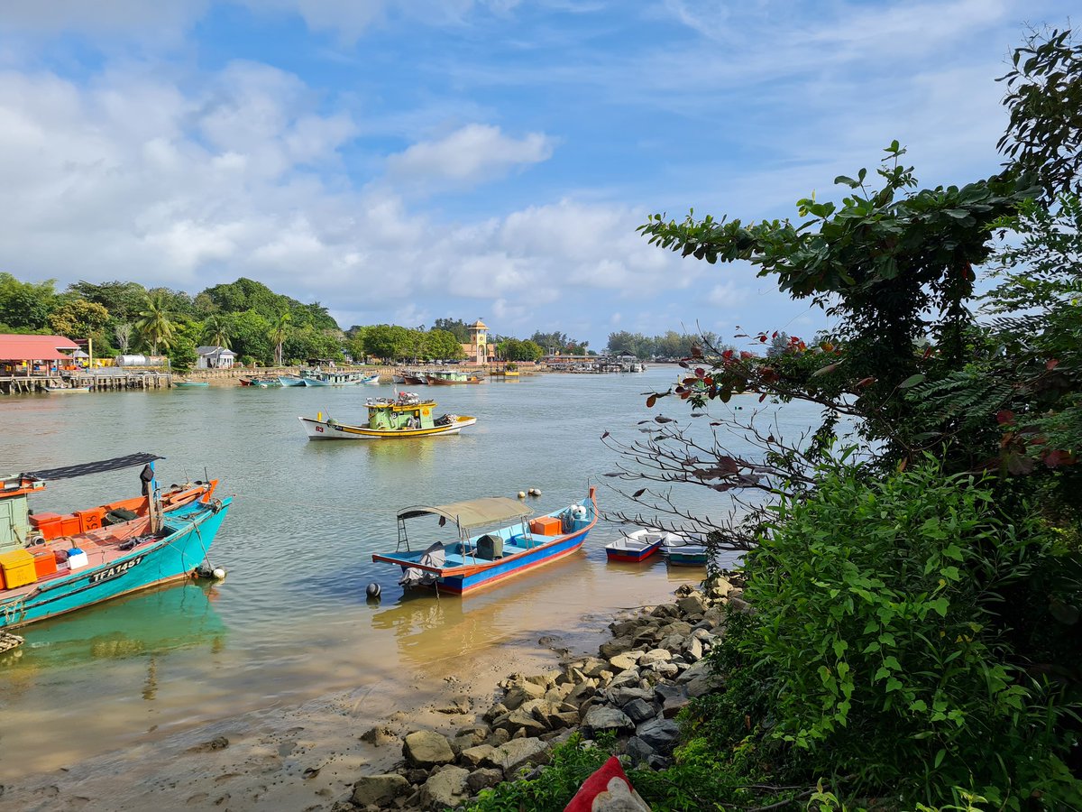 Mengecapi tempoh akhir khidmat Jambtn Sg Marang, FT003, T'Ganu. Telah digunakan hampir 50 tahun dan akan diganti baru kelak selari dgn kehendak trafik dan permodenan lokasi setmpt. Sesapa ada cadangan..😀? Arch bridge..? Stay cable bridge..? <a href="/CawJalanJKR/">Cawangan Jalan JKR Malaysia</a> <a href="/JKRMalaysia/">JKR Malaysia</a> <a href="/JKRMarang/">JKR Marang</a>