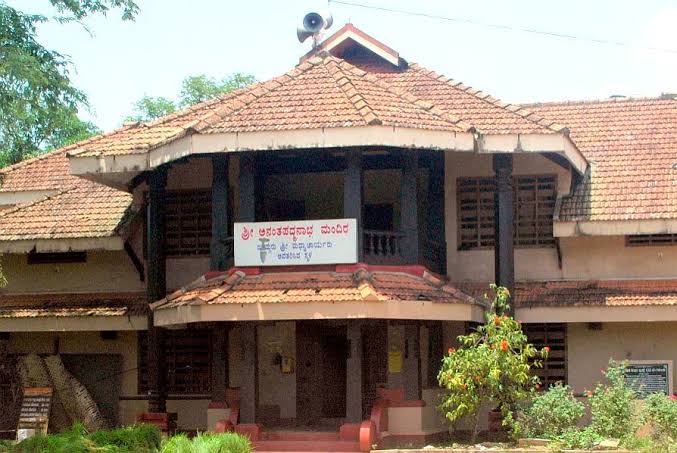 Holy place of birth Ancient pajaka kshetra is Holi place due to association of parasurama, Shiva Parvati and Lakshmi Narayana. Many holi theertha created by sri parasurama situated there. Divine Avatar of vayu taken place in this holy Kshetra in very pious family