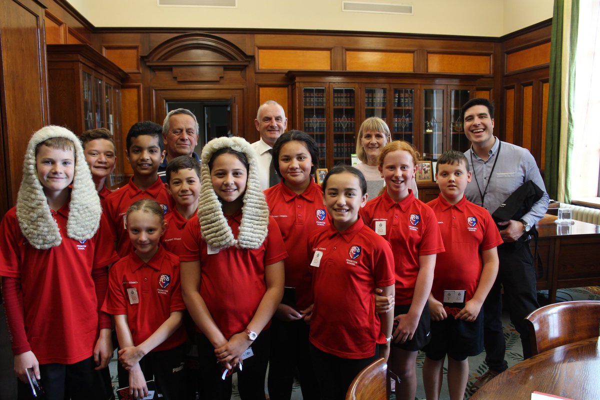 MPs have on occasion used the chambers dress code to protest issues that were of significance to them. Another example when I was first elected to Parliament the Speaker wore the wig every day. The only people who wear them now are visitors to my office. [4/]