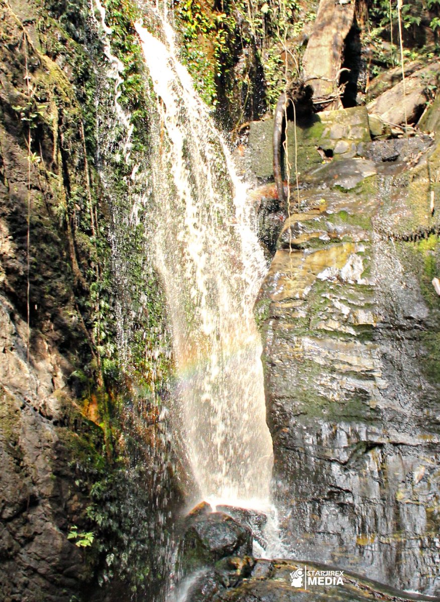 @iamdahmmie @iam__Ella God is so wonderful, I saw a rainbow in the middle of a waterfall.. So I decided to take the shot 📸
Help re-tweet this ❣️🇳🇬  Location: Erin-Ijesha 

follow me guys to see more of my shot 📸🎥❤