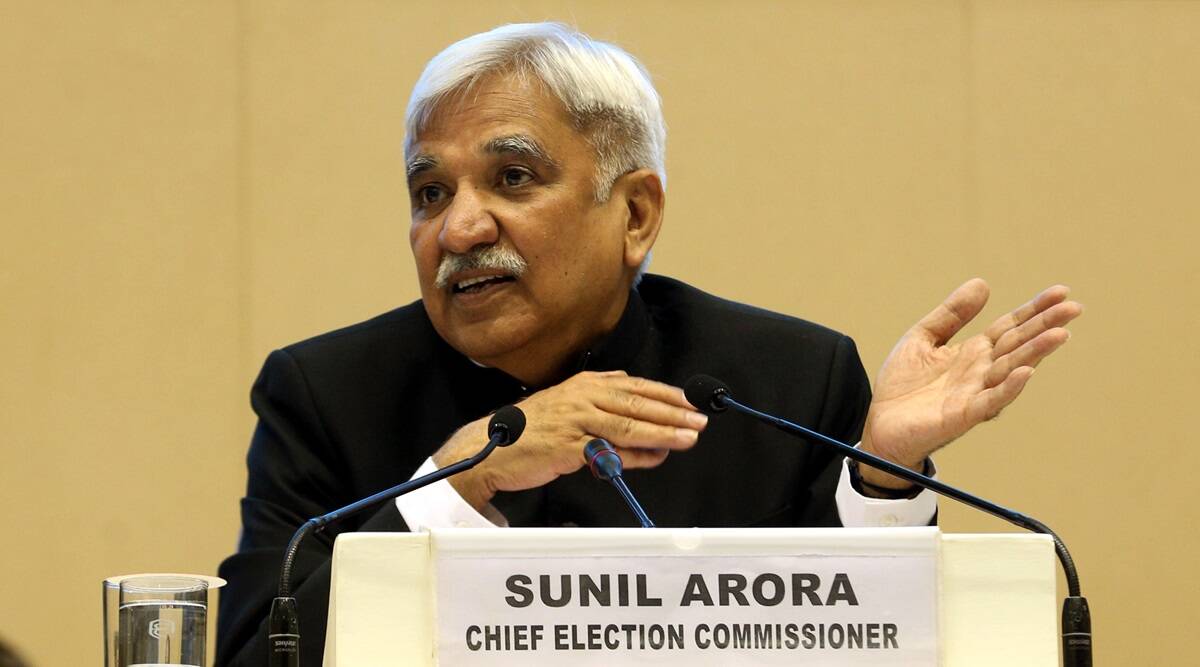 DDNewslive's tweet photo. Chief Election Commissioner Sunil Arora and Election Commissioners Sushil Chandra and Rajiv Kumar arrive in Chennai on 2 day visit to #TamilNadu to review poll preparedness for the upcoming Assembly elections in the State
@PIB_India @airnewsalerts @ECISVEEP https://t.co/biiFc0eMa8