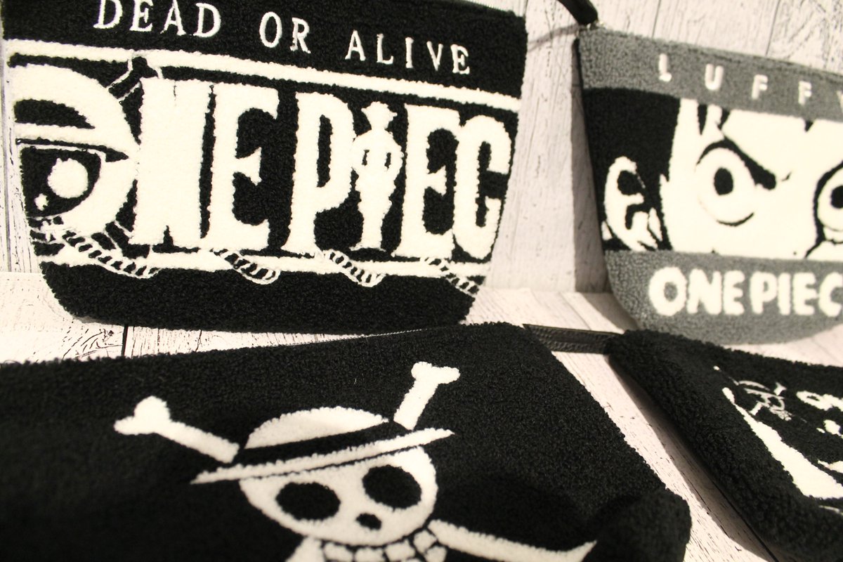 One Piece麦わらストア渋谷本店 新商品 さがらポーチ ロゴ ルフィ 海賊旗 麦わら海賊団 Marine 各2 090円 税込 好評発売中 麦わらストア Onepiece