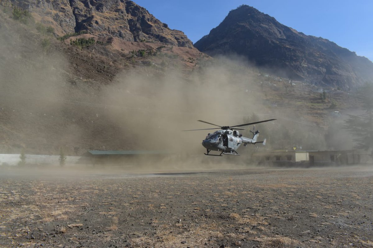 #HADROps
#Uttarakhand 

➡️Ops for the day commenced with a Chinook successfully executing a landing at Malari. 

➡️An ALH landed at Tapovan after carrying out an aerial recce of Tapovan and the glacier.