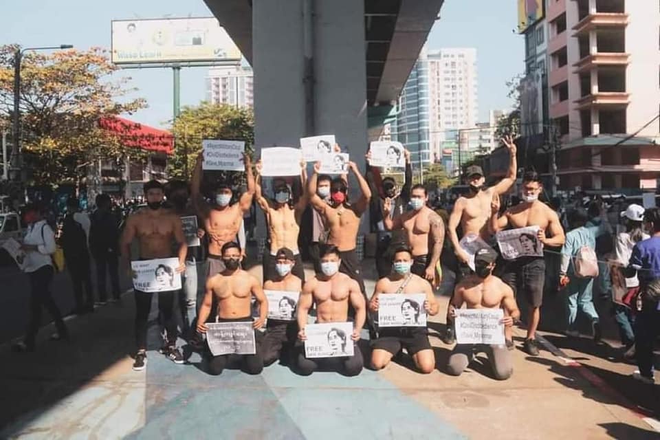 maylay331510's tweet photo. ့Hear the voice of Myanmar 
#WhatIsHappeningInMyanmar  
#Feb10Coup  
#Allfields https://t.co/Dy0aRgvZYw