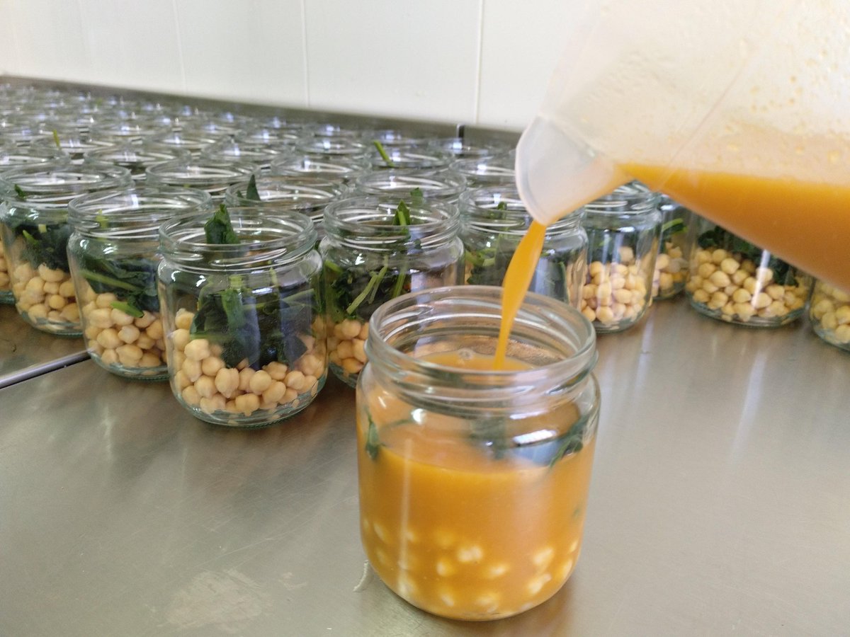 Hoy es el #DiaMundialdelasLegumbres
En la tienda online de Tarro Verde tarroverde.es las puedes encontrar ya cocinadas para que puedas disfrutar de todos sus beneficios y sabor con solo abrir el bote.
Y todas son #eco #singluten #veganas #sinalergenos y muy #sabrosas