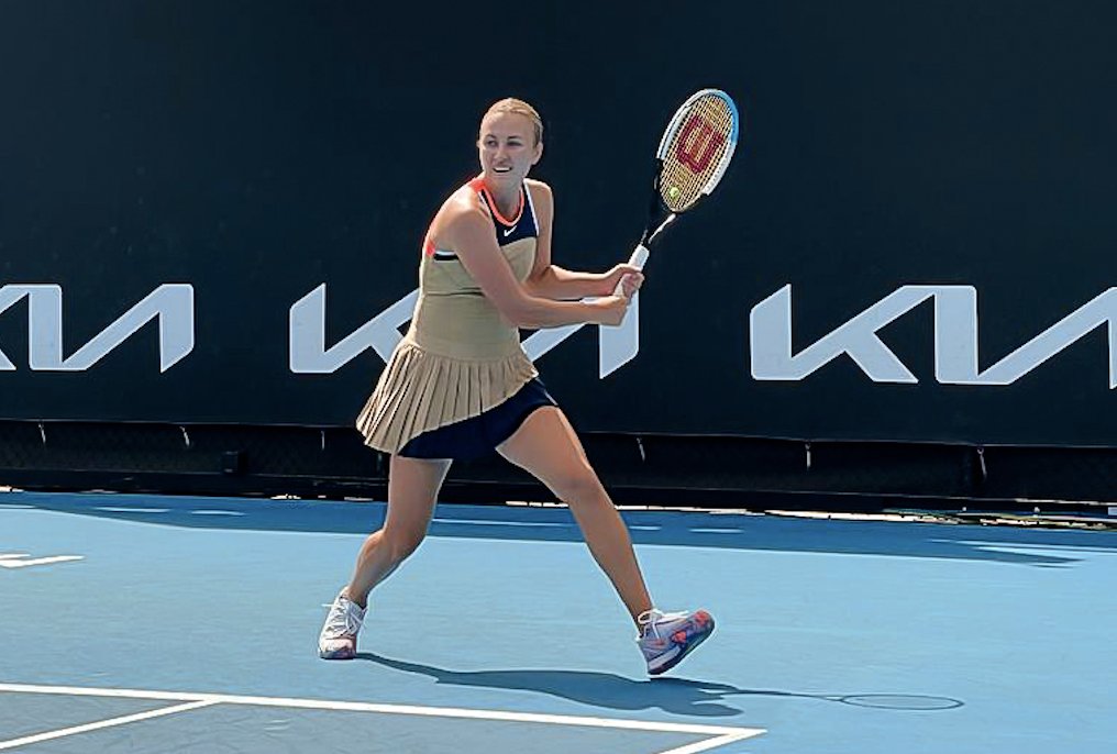 one_sgm's tweet photo. @nastiaapotapova  reaches the R3 of @AustralianOpen for the first time in her career defeating Timea Babos 6/2 6/4!

Next match Anastasia will play against @serenawilliams on FEB 12 🔥🔥🔥

#GoPotapova  |  #AusOpen  | #AO2021 
#onesgm #nike #wilson
#onesgmteam #wta #tennis https://t.co/pG9EHRD0Po