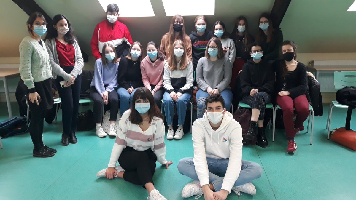 ParlonsDem's tweet photo. Première simulation de débat parlementaire organisée par Parlons Démocratie à Amiens avec les Terminales du @lyceemichelis 
Chaque lycéen incarnait un acteur parlementaire : ministre, député, président de groupe...
Des échanges très animés sur la régulation de la publicité ! https://t.co/i8EpeoMQbf