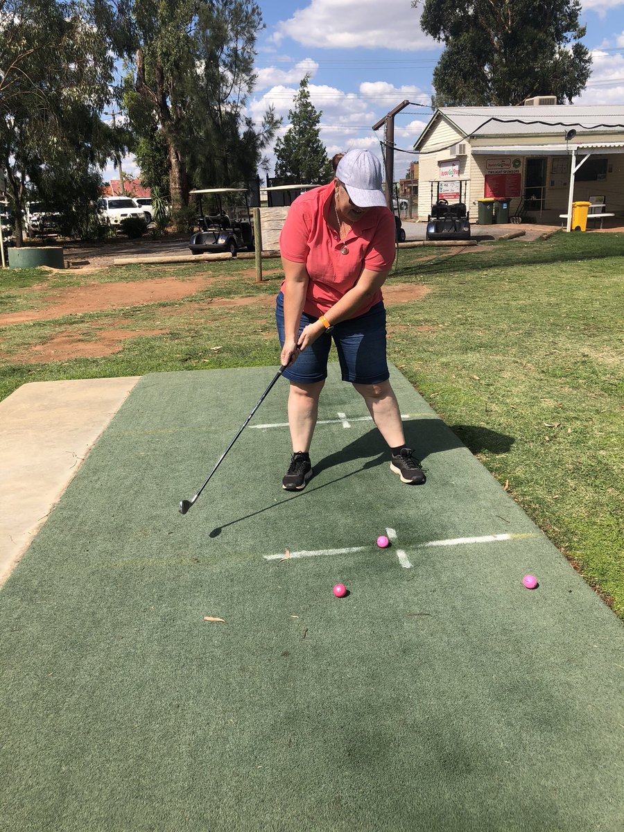 EmmaHeins's tweet photo. So apparently I am going to be playing golf now! https://t.co/AYohWOtVme