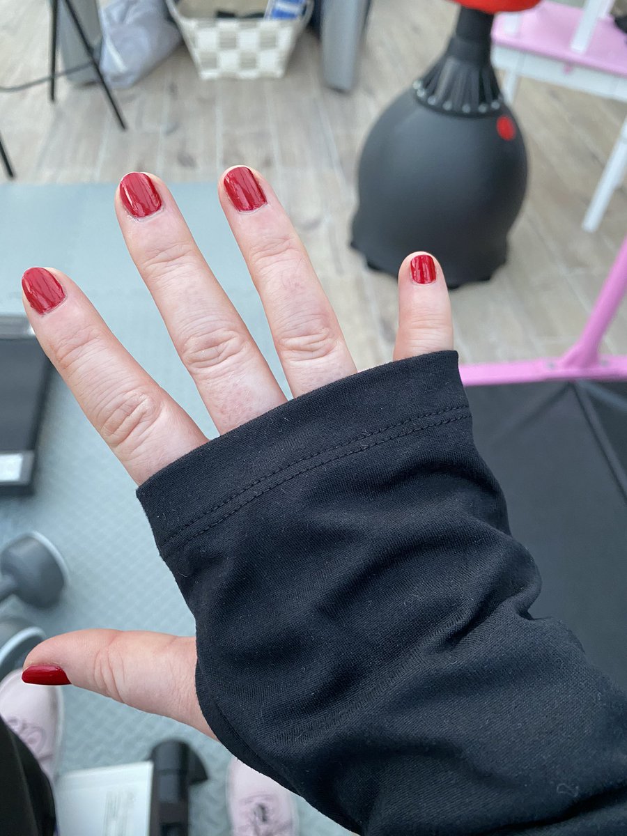 AbiBrown1's tweet image. Bought two of these tops before #christmas only to discover they have these weirdy thumb holes. 
Annoy me when running, and far too warm - but realised today they would be perfect if I decided to become a ninja warrior 🥷 #wardrobeproblems