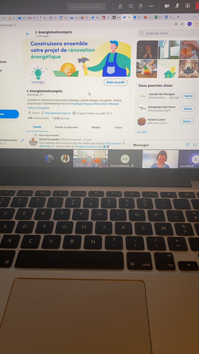 #brainstorming du mercredi avec l’équipe @lenergie_TC 🧐
Le fameux #eureka💡d’Armichède n’a pas encore été lancé par un membre de l’équipe mais on y travaille ensemble! #worktogether #dreamteam
