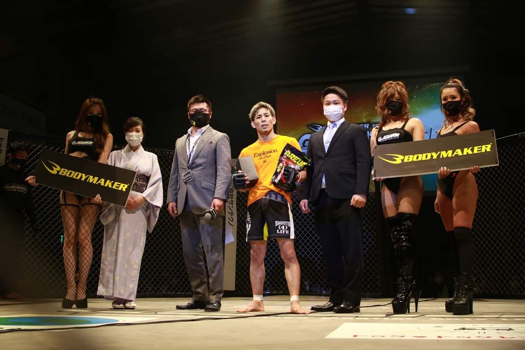 GLADIATOR_MMA_'s tweet photo. 2/7 sun
BODYMAKERpresents
GLADIATOR 013 in OSAKA
フライ級 5分2R
吉村友菊(総合格闘技道場Reliable)
vs
木村旬志(ゼロ戦クラブ)
#GLADIATOR
#BODYMAKER
※写真:武田和仁 https://t.co/sbD99x7Dp5
