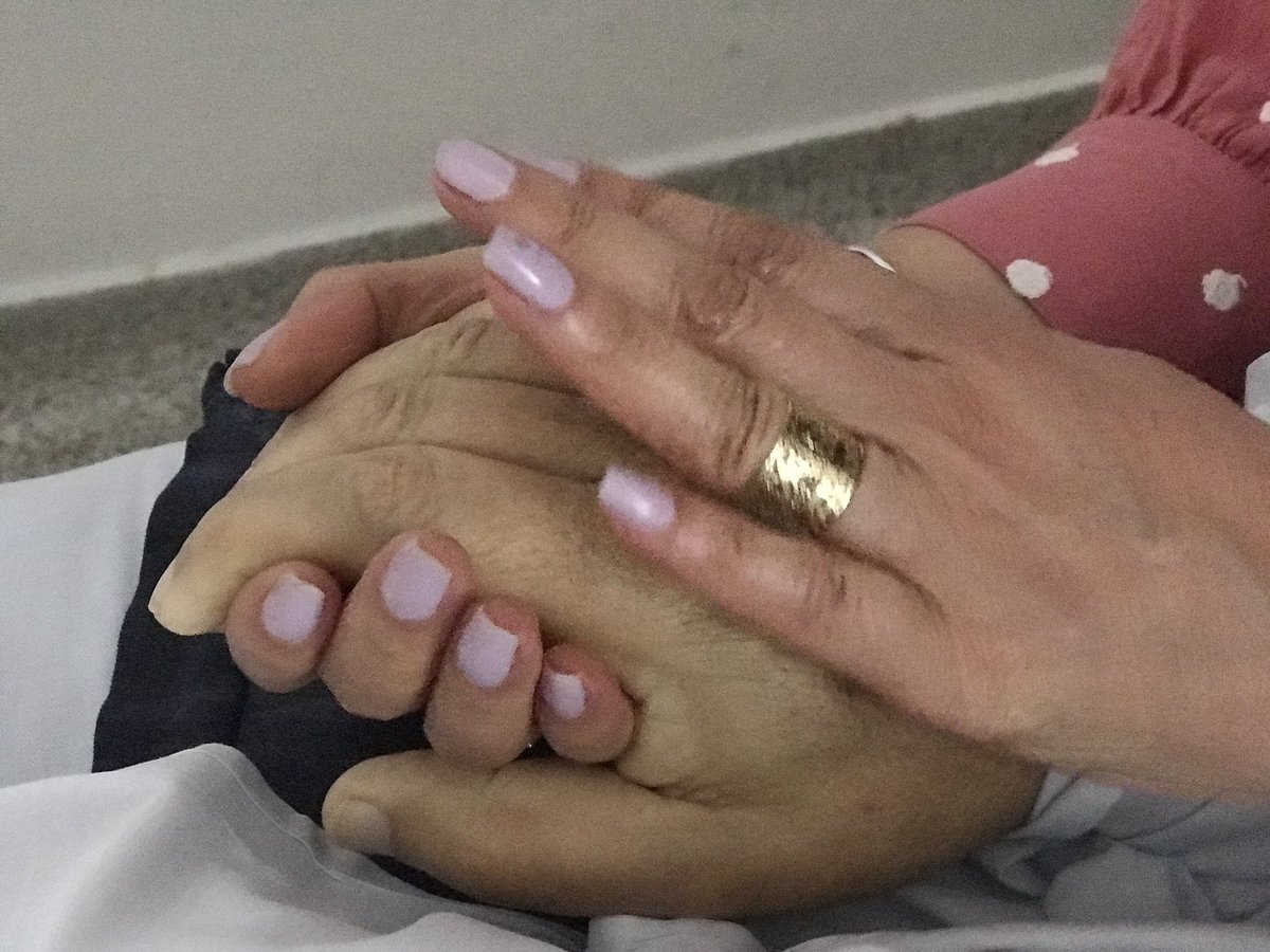 Sumerce's tweet image. He quedado viuda, he perdido al cómplice de vida, al amor de mi vida, al amante y compañero del sueño de un mejor país, al mejor amigo, y si tuviera que soportar este dolor de nuevo, por la dicha de amarnos como lo hicimos,  repetiría Rafa @merv59 @ginaterremoto @negrogaviria