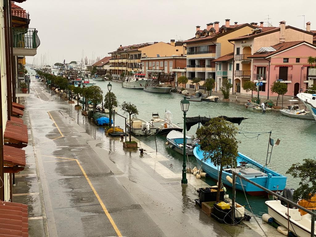 .<a href="/ProtCivReg_FVG/">Protezione Civile FVG</a> -

#isola di #GRADO #island -

Foprtunatamente scirocco meno forte del previsto tant'è che il fenomeno dell'acqua alta si è verificato solo nei punti più bassi dell'isola soprattutto lungo riva Bersaglieri (foto by Enrico Cester)

<a href="/mariacr28250504/">maria cristina lazzi</a> <a href="/giorgiobigi1/">giorgio bigi</a>