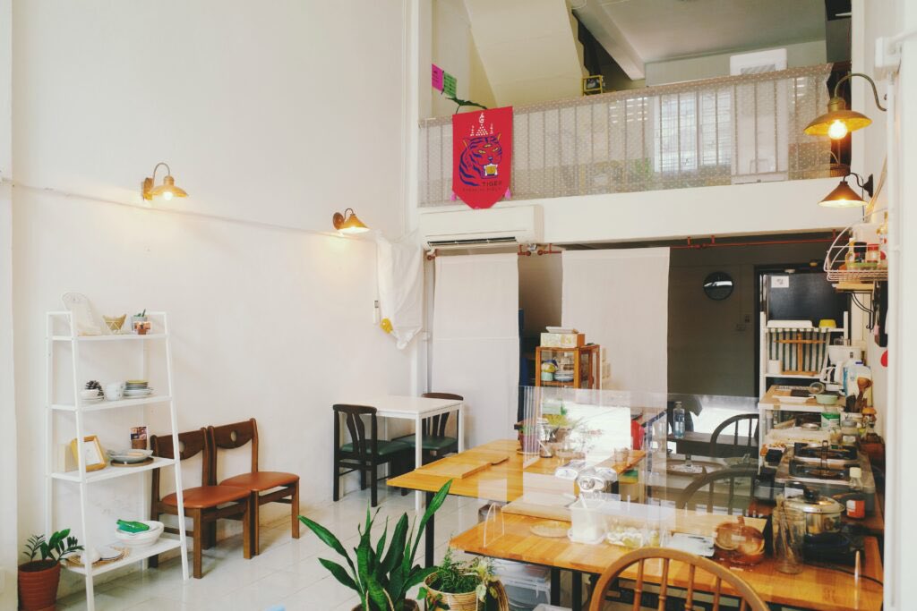 bffs_th's tweet photo. PHO Kitchen (โพธิ์คิทเช่น) ร้านพาสต้าเส้นสดสไตล์โฮมเมด ร้านเล็กๆที่ซ่อนตัวอยู่ในซอยลาดพร้าว29 ทุกเมนูของร้านถูกคราฟต์ขึ้นมาโดยใช้วัตถุดิบจากสวนของที่บ้าน เก็บมาทำสดๆให้ทานกันเป็นรอบๆ แค่ทุกศุกร์-อาทิตย์เท่านั้น สด อร่อย มีคุณภาพแบบนี้ ใครอยากทานรับจองผ่าน inbox FB/IG เท่านั้นนะ https://t.co/np3bf9d78q