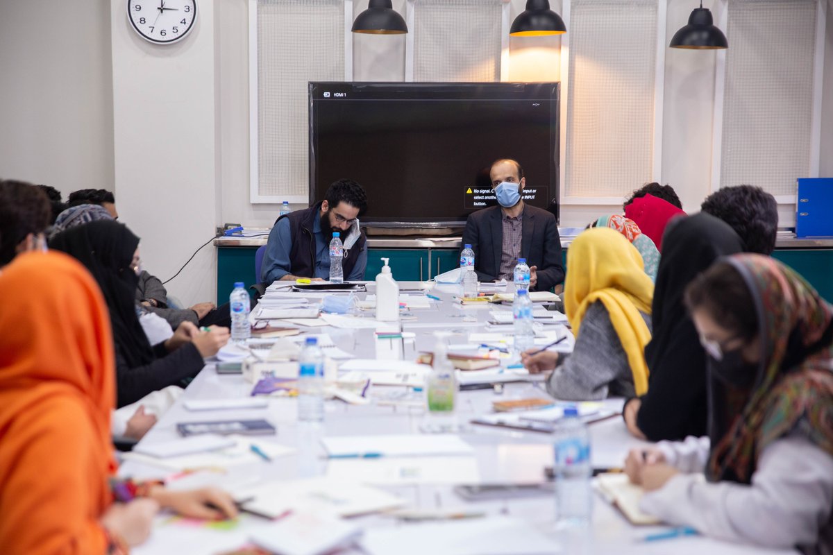 pmlabpk's tweet photo. their idea, in the next few hours we had about 46 jotted down on the whiteboard. Then started the difficult task. Each one had to vote for two of the most promising, exciting &amp; scalable ones. We forced ourselves into selecting a final set of six. #pmlhacks #hackhealth #Peshawar https://t.co/LbNFHXvZpF