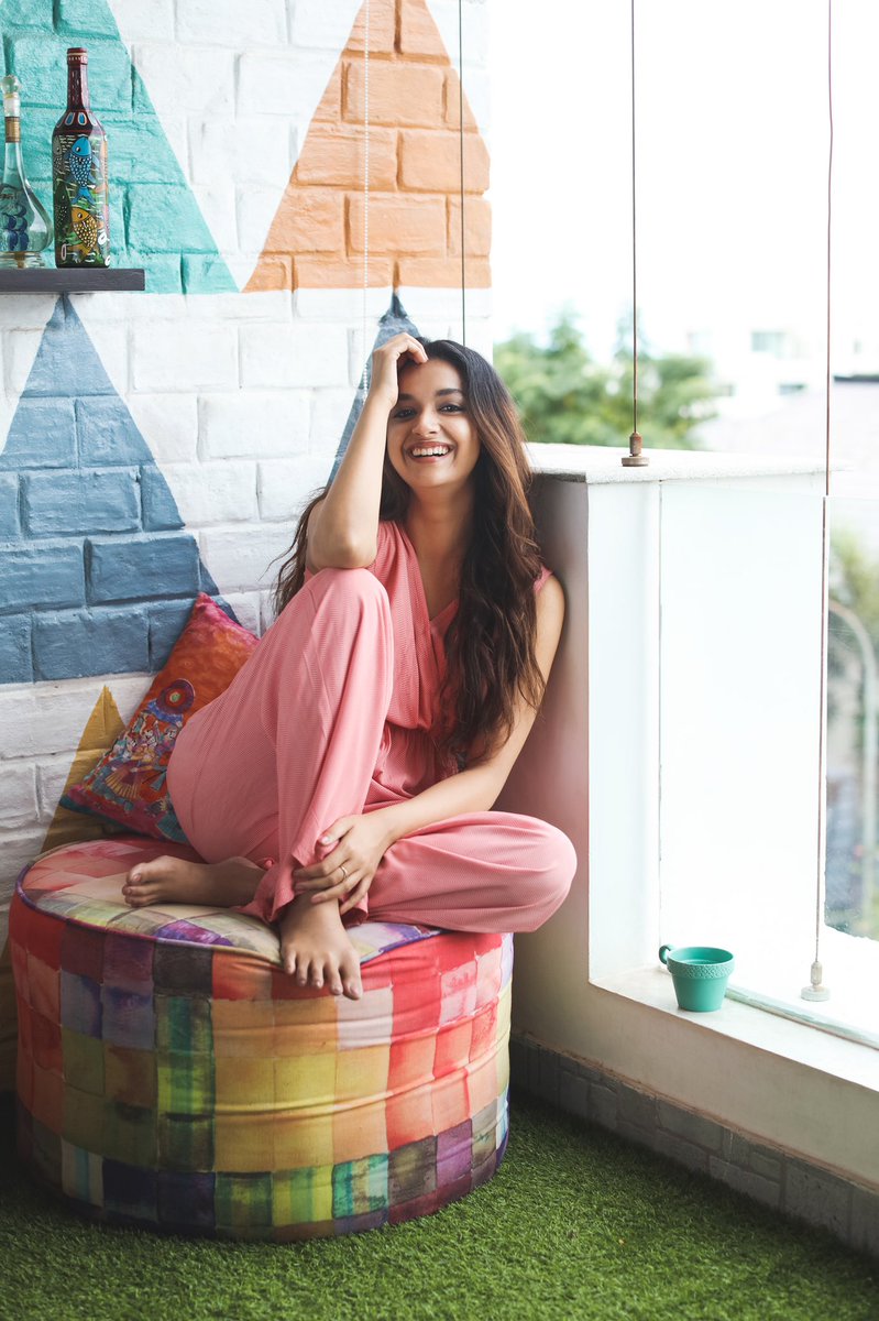 KeerthyFans_'s tweet photo. Queen's Casual Look 😍😍
Stunner @KeerthyOfficial ❤
#KeerthySuresh https://t.co/5xwveydgRQ