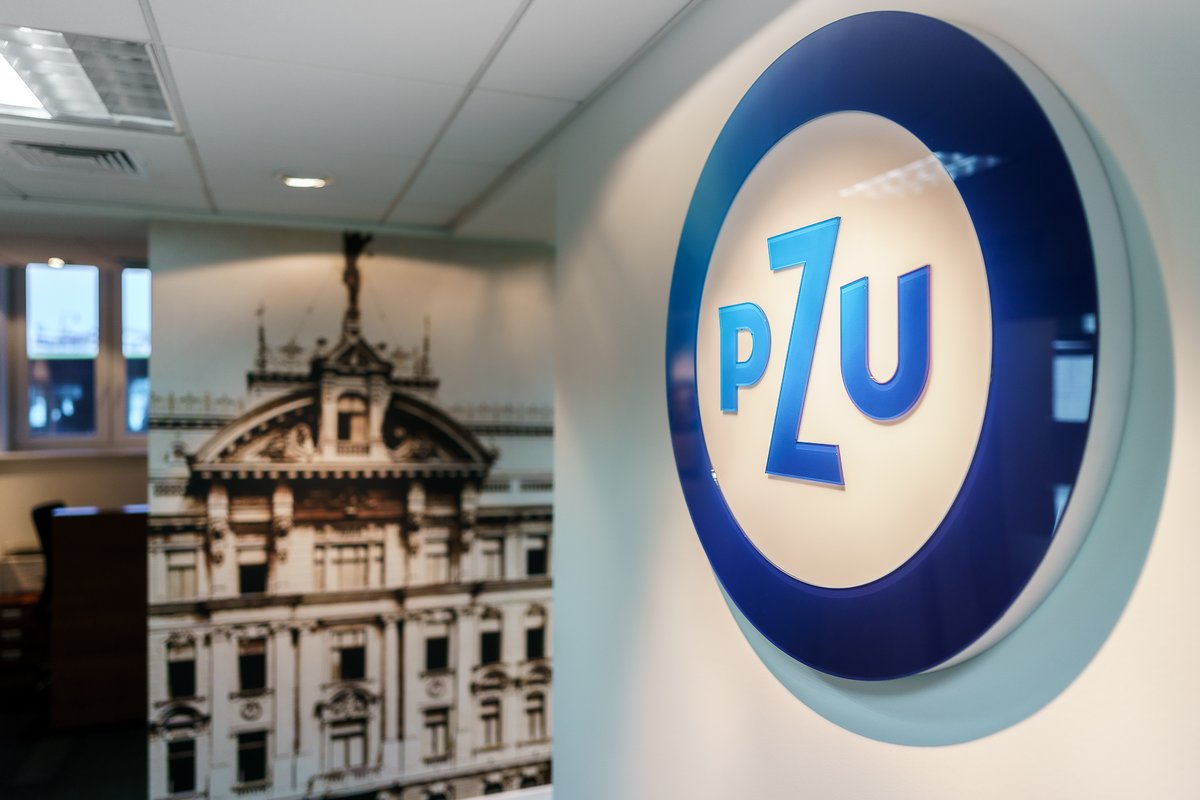 GrupaPZU's tweet photo. Witamy na świecie👶👶👶👶👶 z Gniezna! Fundacja #PZU przekazała rodzicom Anastazji, Klary, Laury, Wiktorii i Maksymiliana wózki trojaczy i bliźniaczy oraz polisę Gwarantowane Jutro, a PZU Zdrowie ufundował całej rodzinie pakiet medyczny. Przeczytaj więcej👉https://t.co/uDuyOnZriv https://t.co/DwoUw75G7q