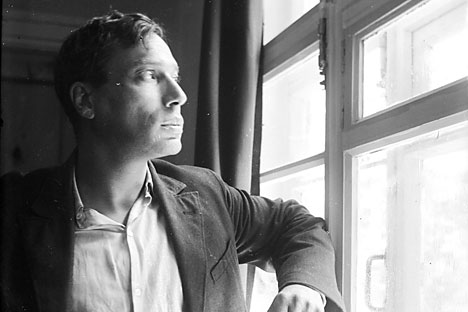 131 anni fa nasceva Boris Pasternak. Marina Cvetaeva disse (Šklovskij scrisse che disse) che somigliava contemporaneamente a un arabo e al suo cavallo.