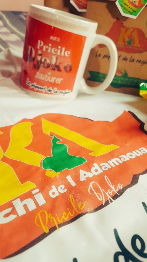 KilichiA's tweet photo. Saviez_vous que le #KilichidelAdamaoua s'accompagne parfaitement avec une tasse de thé/café au citron?😏

Je vous conseille de l'essayer, vous m'en direz des nouvelles 😊😋 https://t.co/X07cGeo4ZL