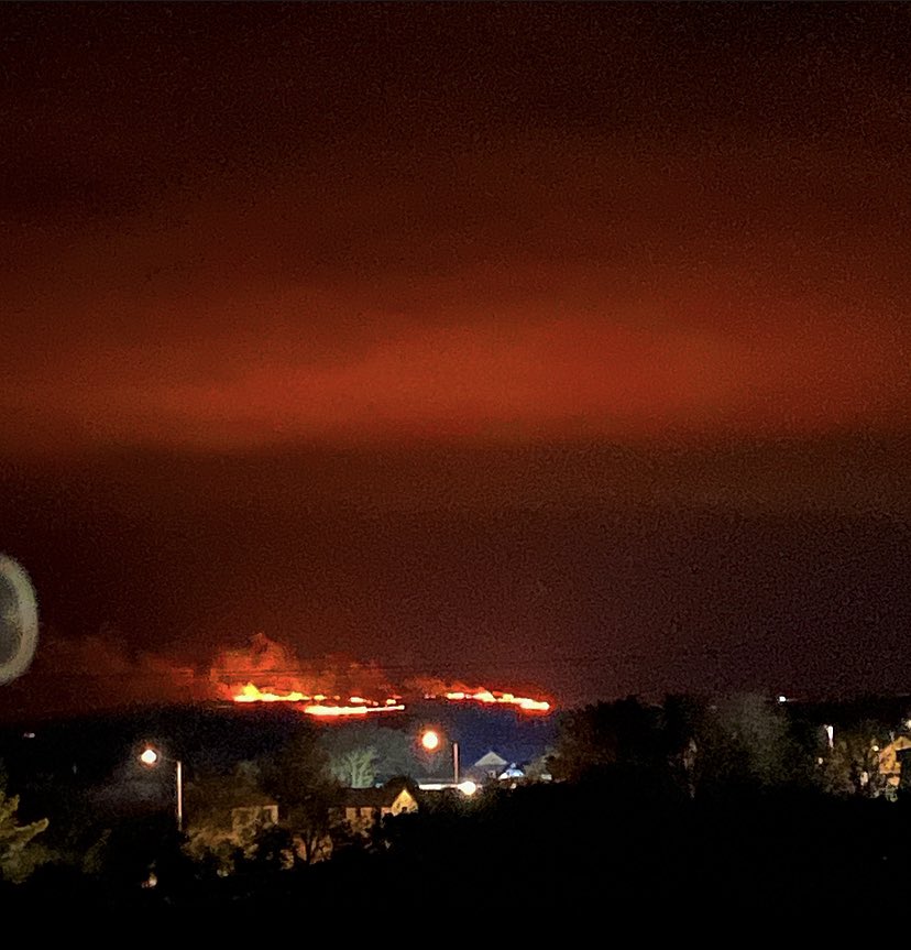 JDCurnow's tweet photo. Huge shout out to all the fire crews who had to tackle that blaze on St breock downs/Rosenannon Common last night in the blistering cold high winds! Was singing Trelawny for you π₯πͺπΌ
#Cornwallfire @WadebridgeCFRS @StDennisCFRS @NewquayCFRS https://t.co/4LSwKtyf4f