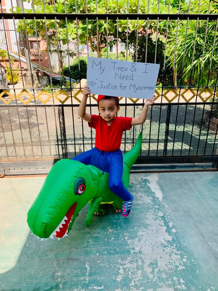 May06346429's tweet photo. Even children, let alone adults, want democracy🥺
Please save our country, Myanmar!

JUNTA VIOLENCE

#Feb10Coup 
#WhatsHappeningInMyanmar https://t.co/7e3eo0MRFG