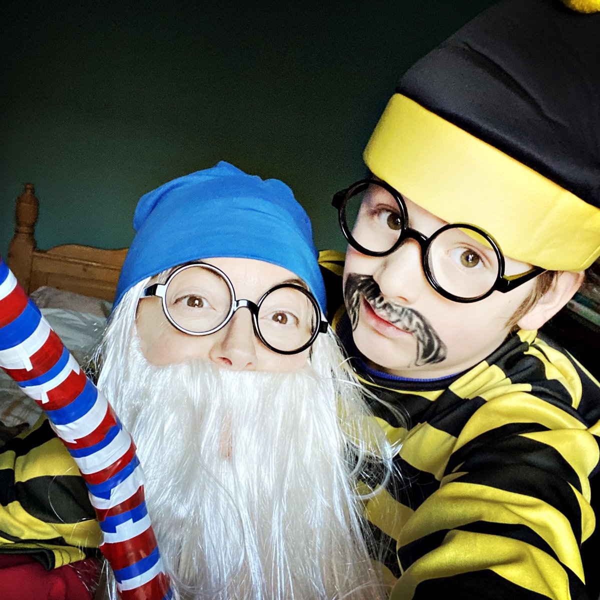SunriseDances's tweet photo. #pollokshields boo! #lookoutyourwindow #staywacky #whereswally #glasgow https://t.co/FyooSG9Y8R