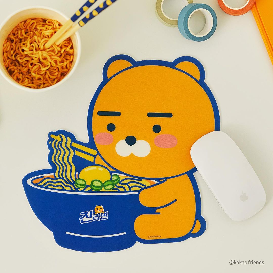 utravelnote's tweet photo. 韓国定番「真ラーメン」とカカオフレンズのコラボ商品が可愛いと話題！
https://t.co/Pn3nL96kYK https://t.co/EHtiqBGd6T