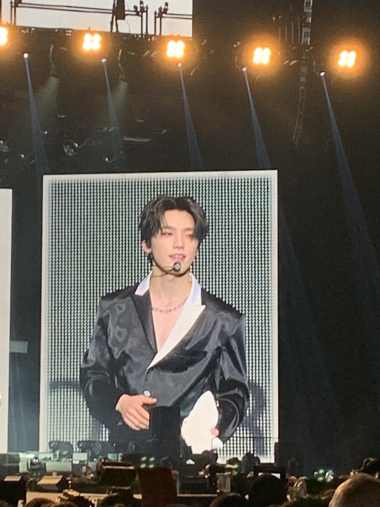 dinothings's tweet photo. happy birthday to you our dearest maknae!! hope u get to spend the best day ever with your loved ones ��� we love you so much and we’re so proud of you!!

#우리의_웃음은_디노야_생일축하해
#KPOP_HISTORY_DINO_Day
#Happy_DINO_Day https://t.co/DqEIb0DEiH