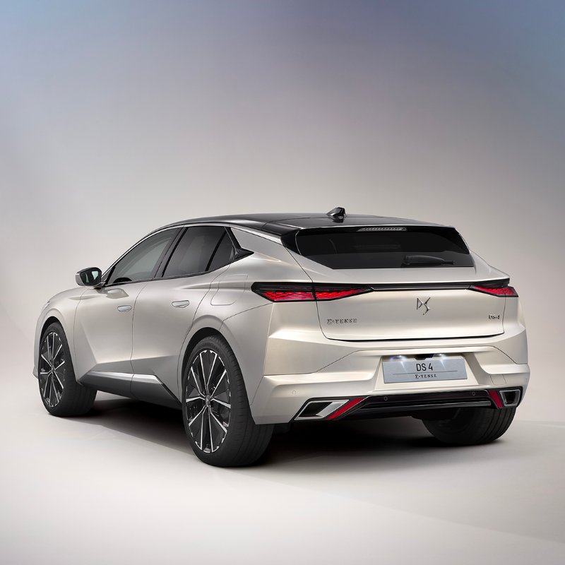 ds_automobiles's tweet photo. De franse savoir-faire en innovatie ontmoeten elkaar weer voor een nieuwe definitie : technologie wordt verfijning.
Ontdek de nieuwe creatie van DS Automobiles : DS 4

#DS4Reveal #DSautomobiles