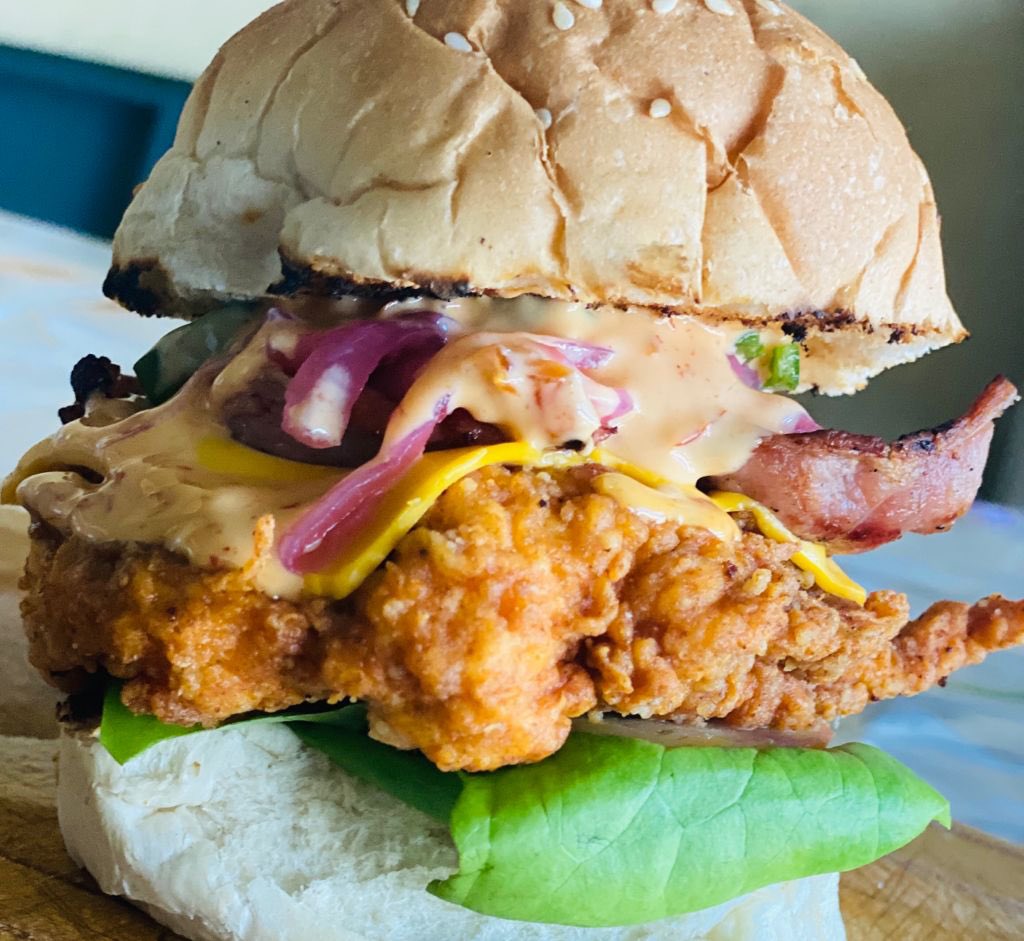 the_diginnplk's tweet photo. @the_diginnplk Spicy chicken burger only available in and around Polokwane
#thediginnplk #Loadshedding #RamaphosaCollapsedSOEs https://t.co/uev9APBtBJ