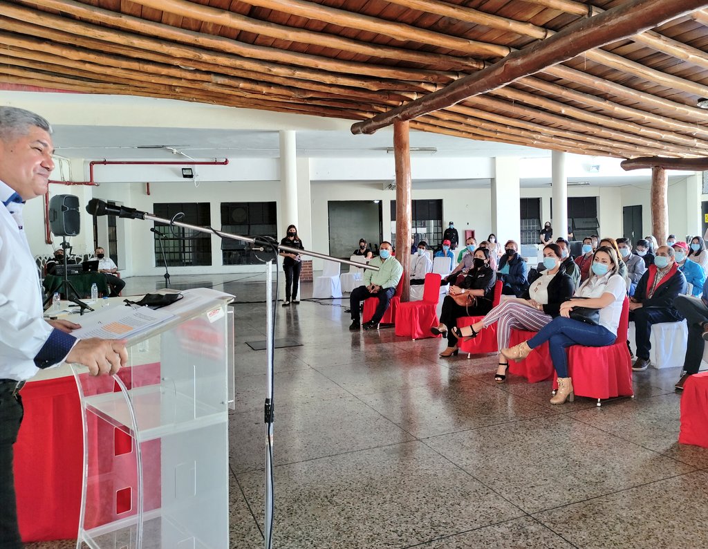 MinTrabajoVE's tweet photo. #AsíLoDijo📣 Ministro @eduardopiate2 "La Revolución ha ido creando una red de organizaciones del Poder Popular".
#ANPorElBienestarSocial https://t.co/eAqD4snGli