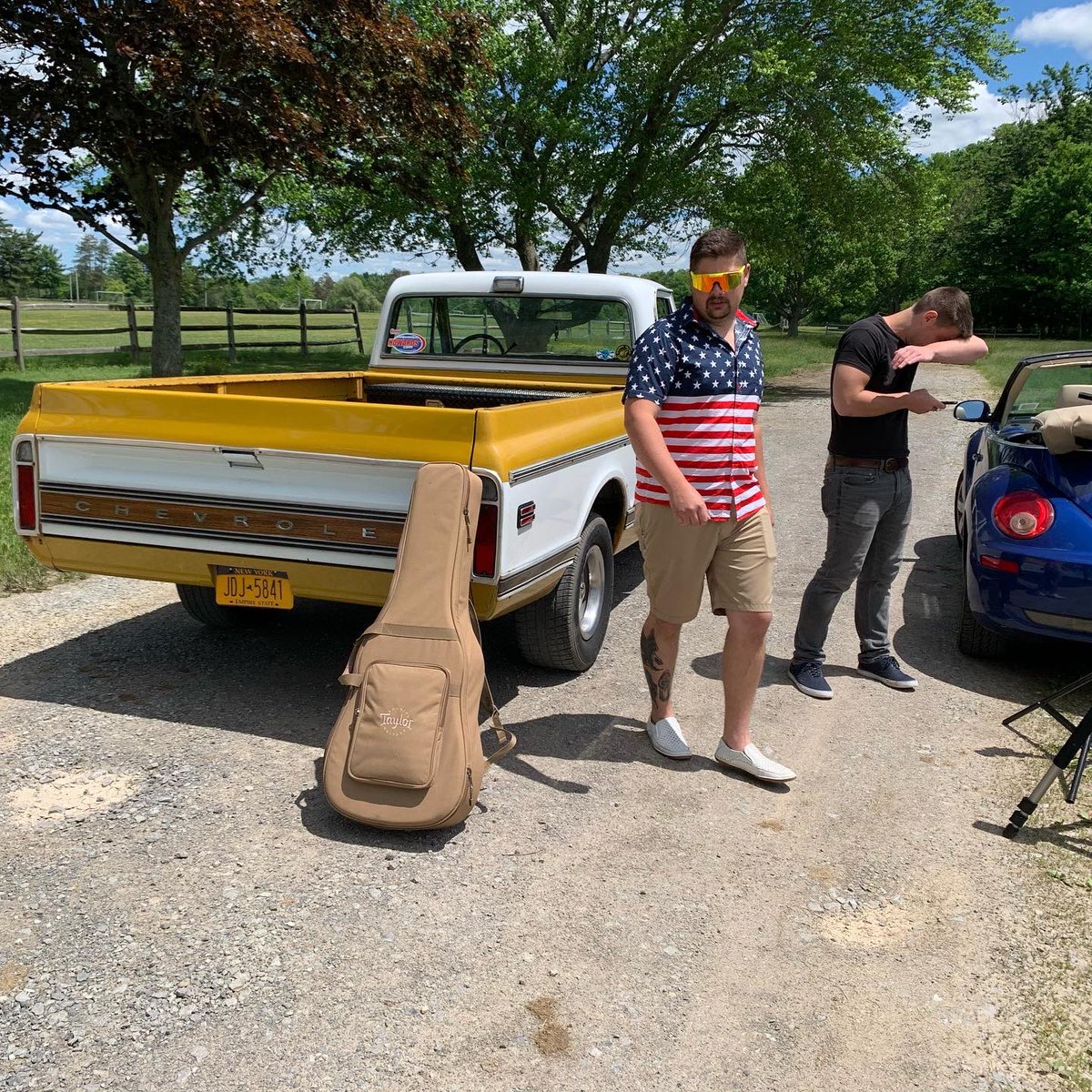 CharlieDeCarlo7's tweet image. Some behind the scenes pictures form the set of “The Chase” music video. My new music video releases next week Monday, February 15th. Stay tuned! #music #musicvideo #musician #producer #indiemusic #thechase #folkmusic #chevy #producerlife