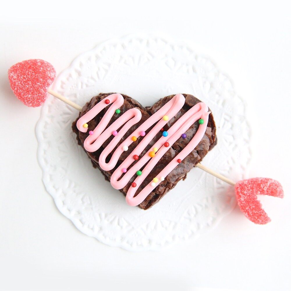 If you're looking for a cute Valentine's dessert to make, check out this recipe: bit.ly/2O6MZax