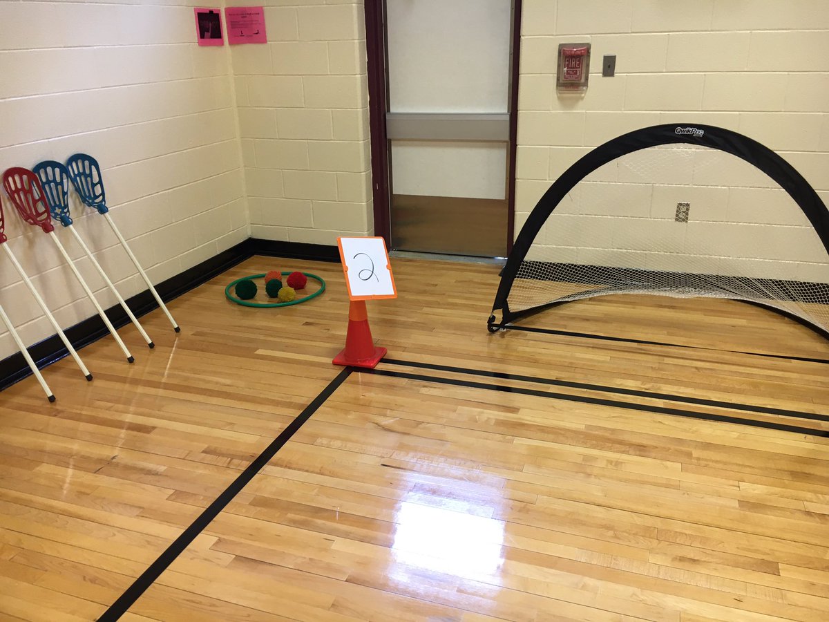 MayberryPhysEd's tweet photo. 2 handed implements stations! Finishing up our striking unit! @EHHEALTHPHYSED @SilverLanePE @SHAPE_America @OPENPhysEd 

It’s important to give many options when trying new skills! #2handed https://t.co/tGOuKu0hnd
