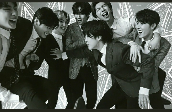 nanni86399210's tweet photo. @BTS_twt We miss you soooo much ๐๐
Thank you for your wishes! ๐๐ป๐Happy new year Worldwide handsome Seokjin ๐ฅฐ๐
#๋ฐฉํ์๋
๋จ #BTS #BTS_BE #LifeGoesOnWithBTS @BTS_twt #7yearsToEternityWithBTS #BTSARMY #Loveall7 https://t.co/ED22nhHVUi