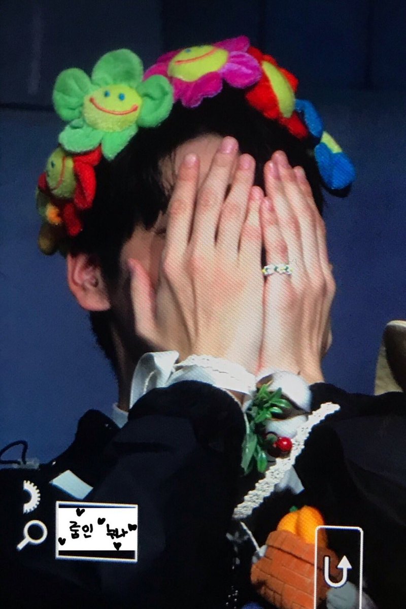 jamjam_biZ's tweet image. 아이돌 손민수 비즈 반지                                   
🤍투모로우바이투게더-수빈🤍
￼ Price - ￦1,900 

📌우레탄줄  
📌@jamjam_biZ에서 다양한 비즈 악세사리 판매 중이니 놀러오세요☺️
￼📌주문제작 문의는 DM주세요
￼
#투모로우바이투게더  #수빈 #투바투수빈