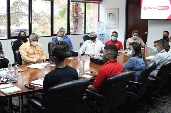 #Entérate || El encuentro con los Gerentes Estadales sirvió para reforzar la importancia de la distribución del #GLP en el país.

#ANPorElBienestarSocial 
<a href="/NicolasMaduro/">Nicolás Maduro</a> <a href="/TareckPSUV/">Tareck El Aissami</a> <a href="/CarylBertho/">Caryl Bertho</a>
<a href="/pdvsa_gas/">PDVSA Gas</a> <a href="/CRadialPDVSA/">C. Radial PDVSA</a> <a href="/PDVSA/">PDVSA</a> 

Vía || <a href="/gas_comunal/">PDVSA Gas Comunal S.A.</a>