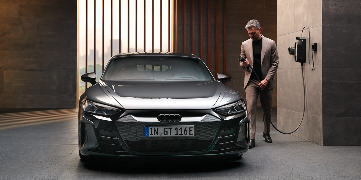 AudiOfficial's tweet photo. Fully charged and ready to exceed your expectations. The Audi RS e-tron GT.

Discover more at https://t.co/PS4RNv0kmG

#Audi #etronGT #FutureIsAnAttitude https://t.co/lhfxnD0al9