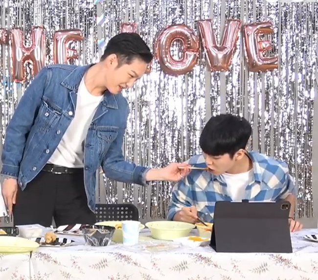 A thread of BTOB MinSub a.k.a Minhyuk and Changsub - the "the rarest get caught out yet they're actually drinking friends" bromance.