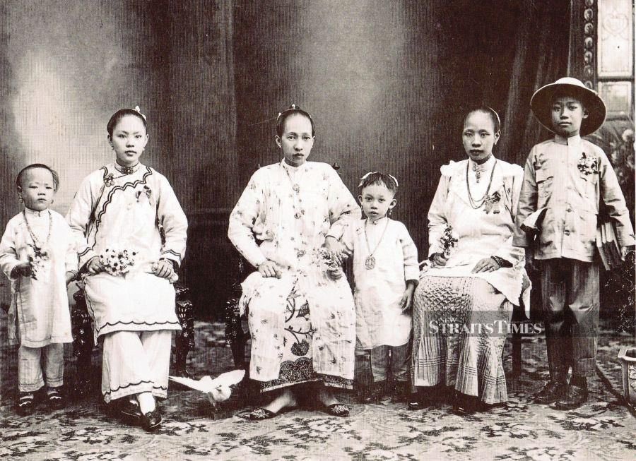 But it took a bunch of Nonya ladies (an ethnic group that arose from the intermarriage of Chinese traders & local Malay women) to put the two ideas together. They obviously knew a thing or two about great combinations.