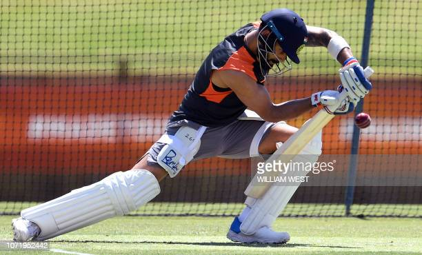 Kohli generally does a really good job of this. He's not the tallest guy but really extends his reach to get to the ball. Check out these older photos below. Did your hamstrings just twinge? Mine did.